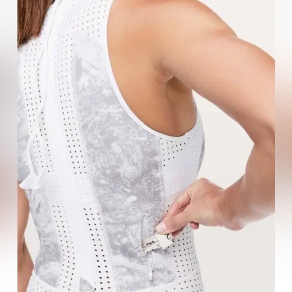 Lululemon NEW with TAG Most Popular Beach Break Med Paddlesuit (WSMS/WHT… - Picture 3 of 11